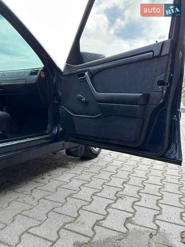 Седан Mercedes-Benz C-Class 1996 в Чернівцях
