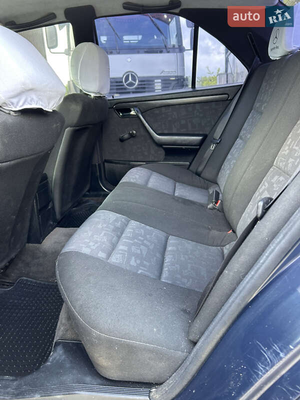 Седан Mercedes-Benz C-Class 1996 в Чернівцях