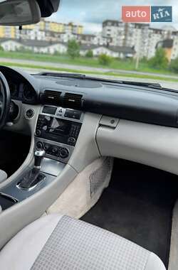 Купе Mercedes-Benz C-Class 2004 в 