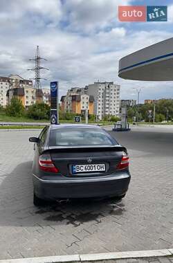 Купе Mercedes-Benz C-Class 2004 в 