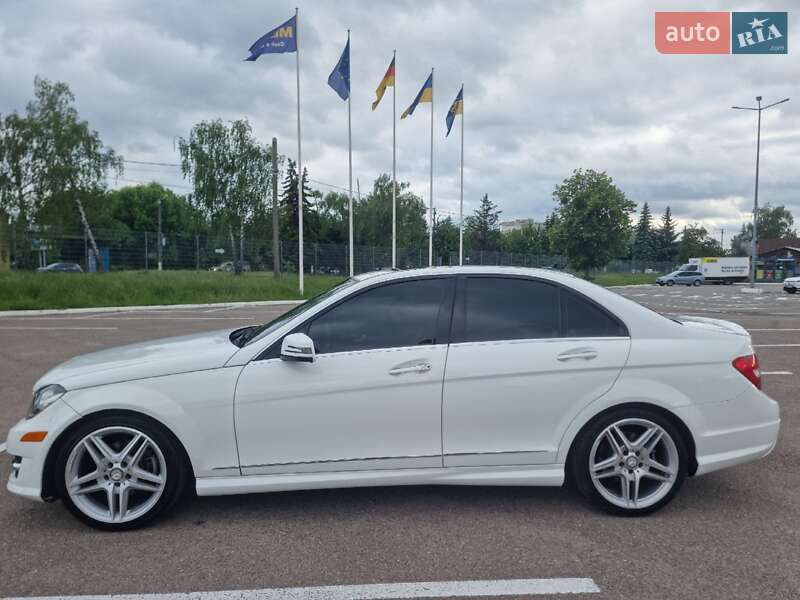 Седан Mercedes-Benz C-Class 2013 в Житомирі