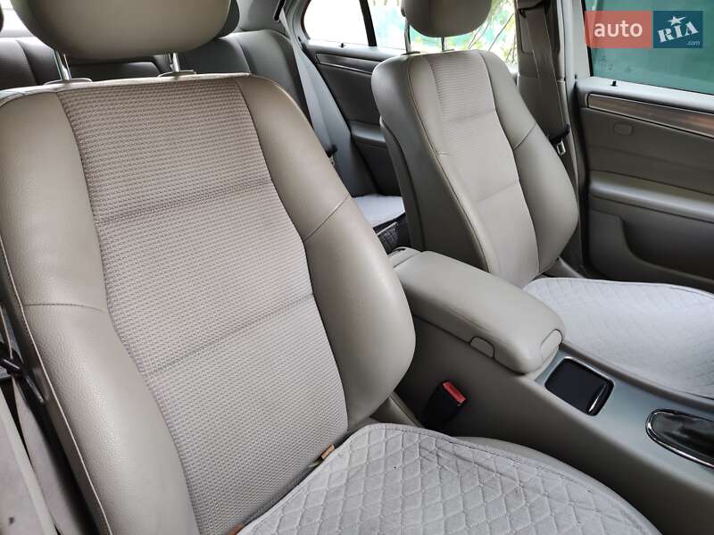 Седан Mercedes-Benz C-Class 2004 в Киеве