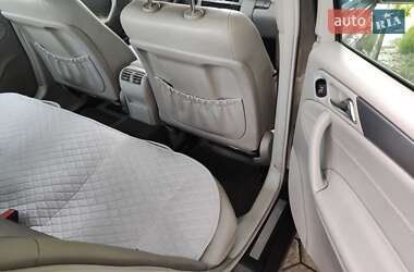 Седан Mercedes-Benz C-Class 2004 в 