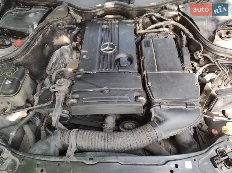 Седан Mercedes-Benz C-Class 2004 в Киеве