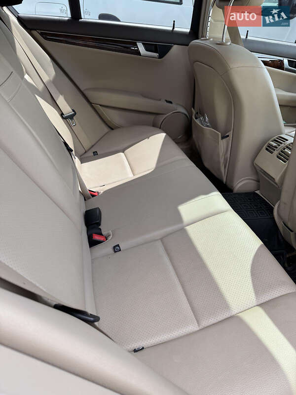 Седан Mercedes-Benz C-Class 2012 в Житомире