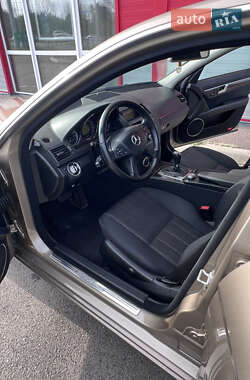Седан Mercedes-Benz C-Class 2010 в 