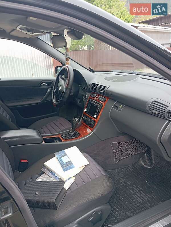 Универсал Mercedes-Benz C-Class 2002 в Верховине
