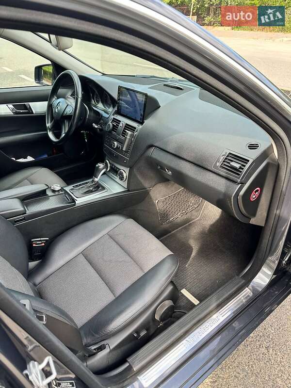 Универсал Mercedes-Benz C-Class 2010 в Черновцах фото 12 Универсал Mercedes-Benz C-Class 2010 в Черновцах
