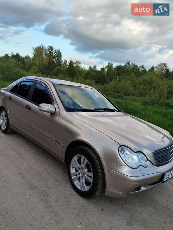 Mercedes-Benz C-Class 2004