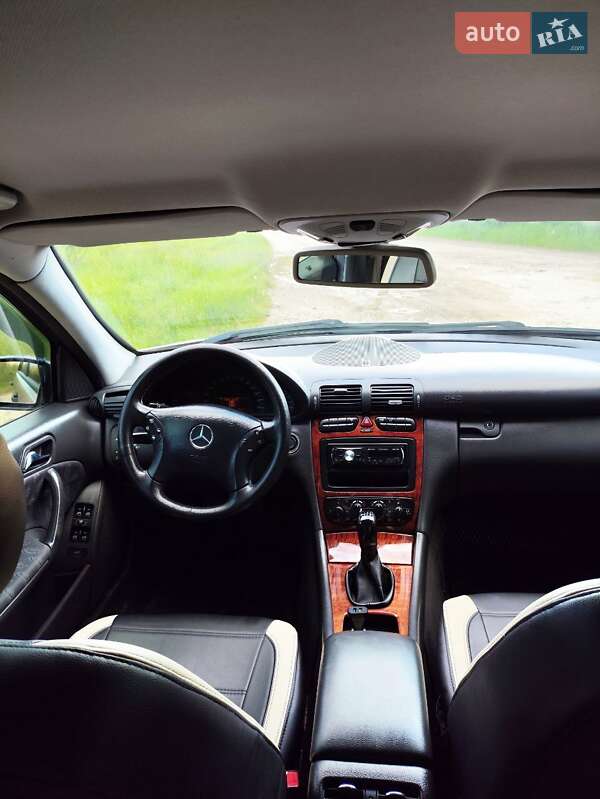 Седан Mercedes-Benz C-Class 2004 в Верховине