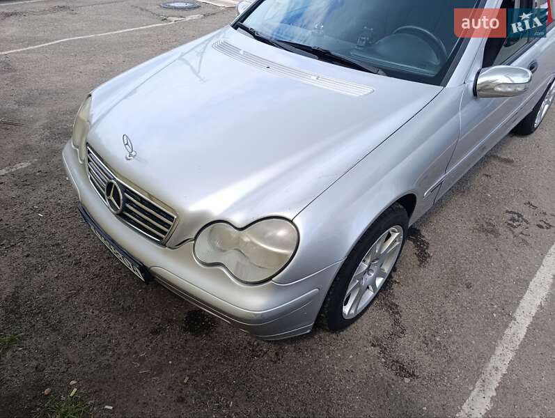 Седан Mercedes-Benz C-Class 2000 в Харкові