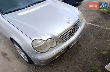 Седан Mercedes-Benz C-Class 2000 в 