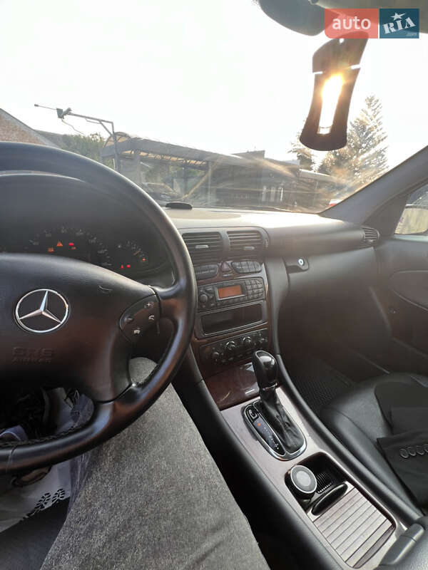 Седан Mercedes-Benz C-Class 2003 в Лубнах
