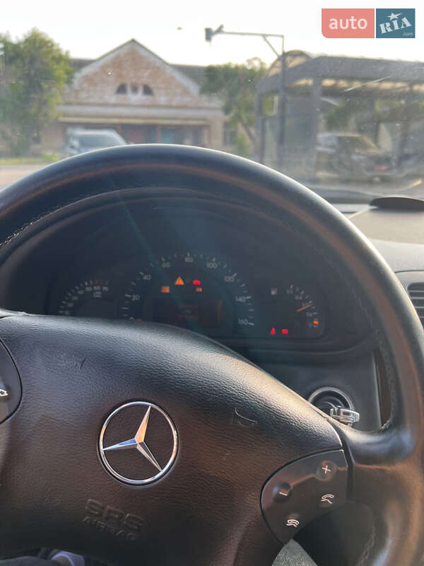 Седан Mercedes-Benz C-Class 2003 в Лубнах