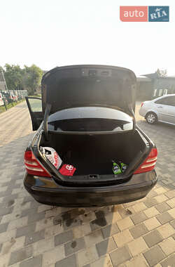Седан Mercedes-Benz C-Class 2003 в 