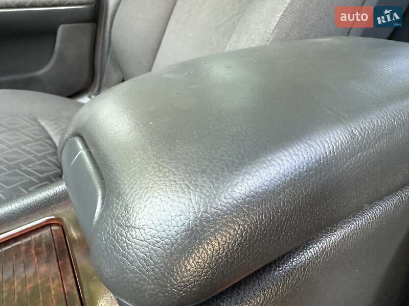 Седан Mercedes-Benz C-Class 2000 в Ровно