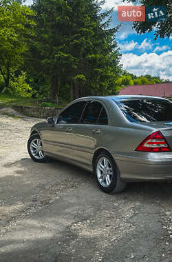 Седан Mercedes-Benz C-Class 2004 в 