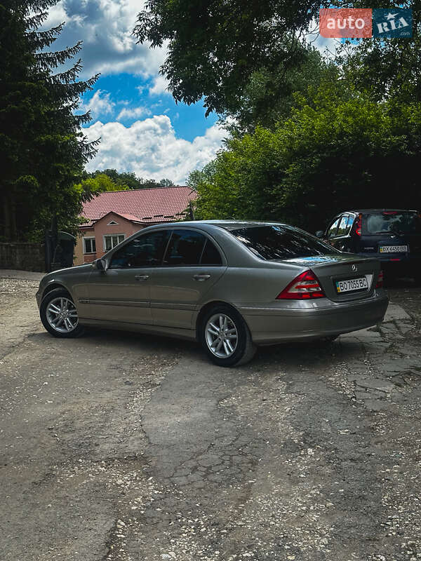 Седан Mercedes-Benz C-Class 2004 в Тернополі