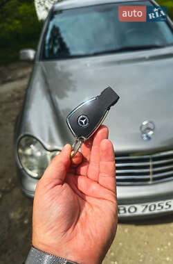Седан Mercedes-Benz C-Class 2004 в 