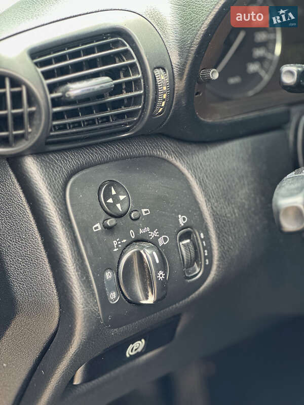 Седан Mercedes-Benz C-Class 2004 в Тернополі