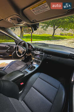Седан Mercedes-Benz C-Class 2004 в 