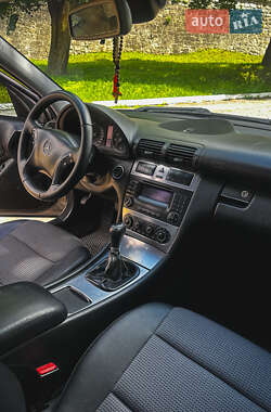 Седан Mercedes-Benz C-Class 2004 в 