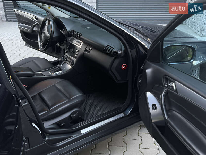 Універсал Mercedes-Benz C-Class 2004 в Хмельницькому