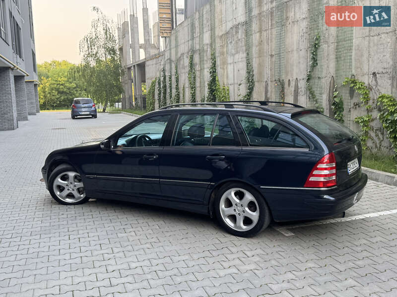 Універсал Mercedes-Benz C-Class 2004 в Хмельницькому