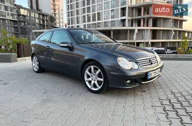 Купе Mercedes-Benz C-Class 2006 в 