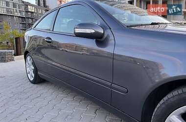 Купе Mercedes-Benz C-Class 2006 в 
