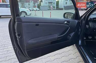 Купе Mercedes-Benz C-Class 2006 в 
