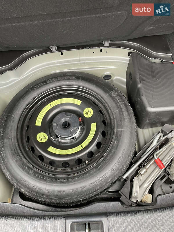 Седан Mercedes-Benz C-Class 2012 в Бродах фото 18 Седан Mercedes-Benz C-Class 2012 в Бродах