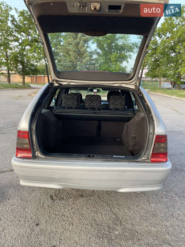 Универсал Mercedes-Benz C-Class 2000 в Кропивницком
