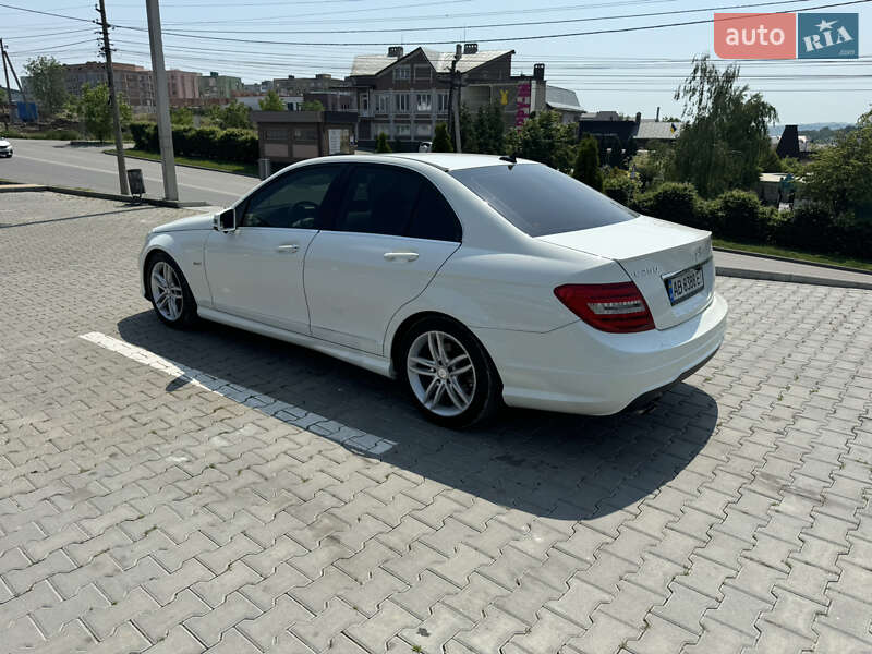 Седан Mercedes-Benz C-Class 2011 в Черновцах