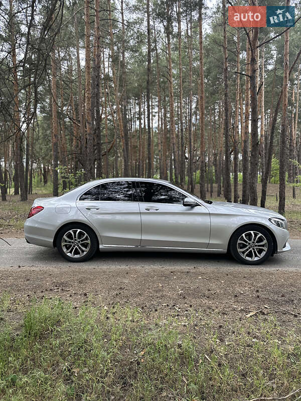 Седан Mercedes-Benz C-Class 2017 в Киеве
