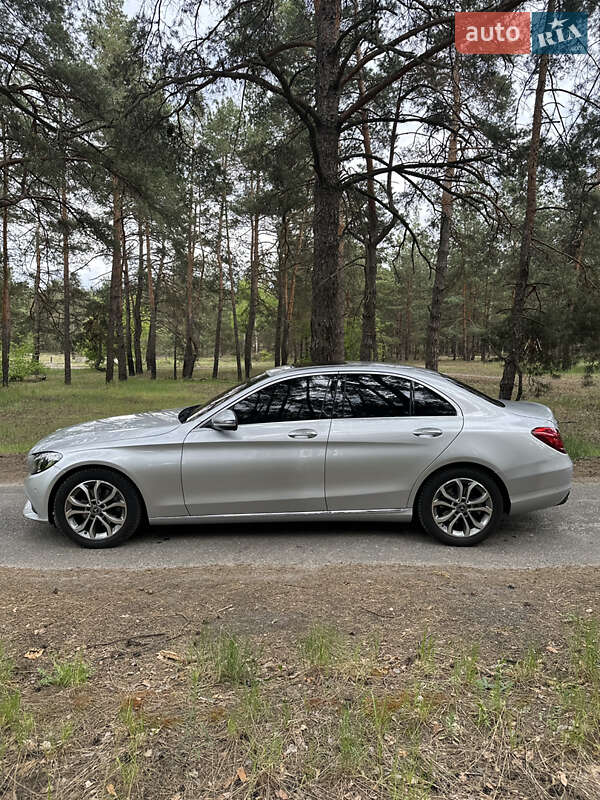 Седан Mercedes-Benz C-Class 2017 в Киеве