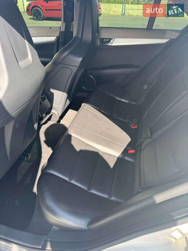 Седан Mercedes-Benz C-Class 2008 в Днепре