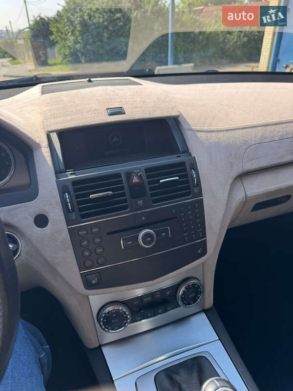 Седан Mercedes-Benz C-Class 2008 в Днепре