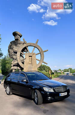 Універсал Mercedes-Benz C-Class 2010 в Дніпрі