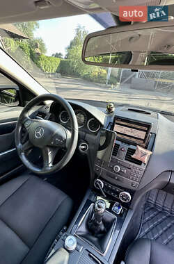 Универсал Mercedes-Benz C-Class 2010 в 