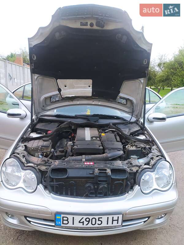 Седан Mercedes-Benz C-Class 2005 в Гадячі