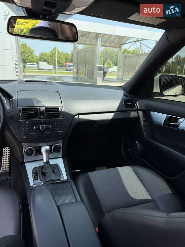 Универсал Mercedes-Benz C-Class 2008 в Мостиске