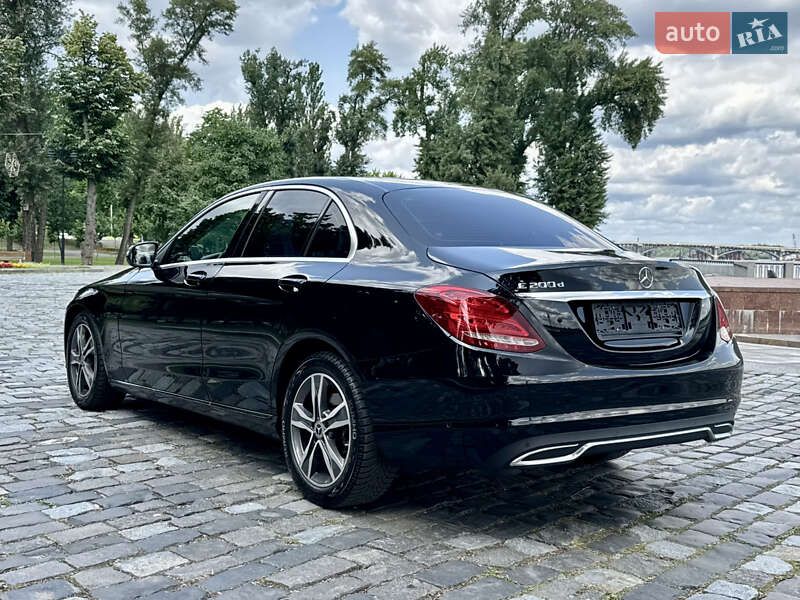 Седан Mercedes-Benz C-Class 2015 в Києві