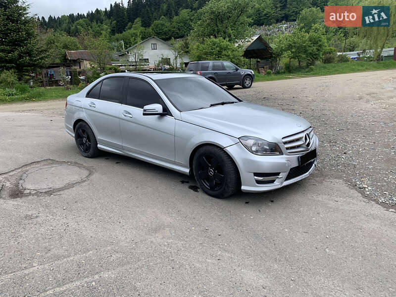 Mercedes-Benz C-Class 2011
