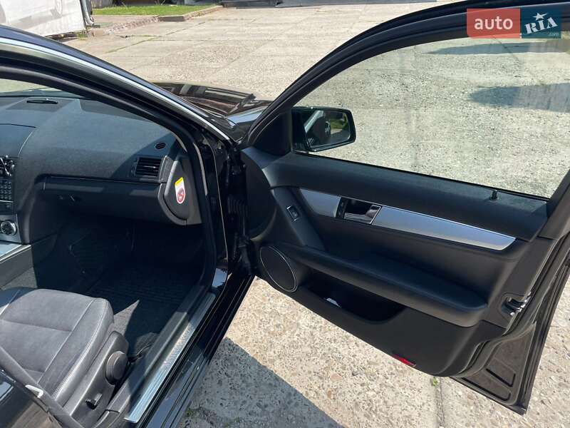 Седан Mercedes-Benz C-Class 2008 в Ужгороде