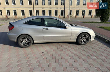 Купе Mercedes-Benz C-Class 2003 в 