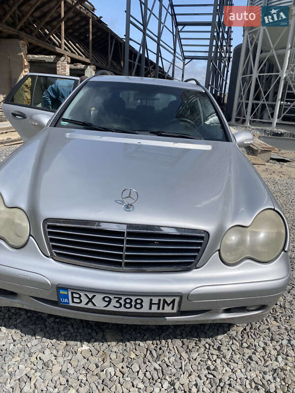 Универсал Mercedes-Benz C-Class 2002 в Чемеровцах