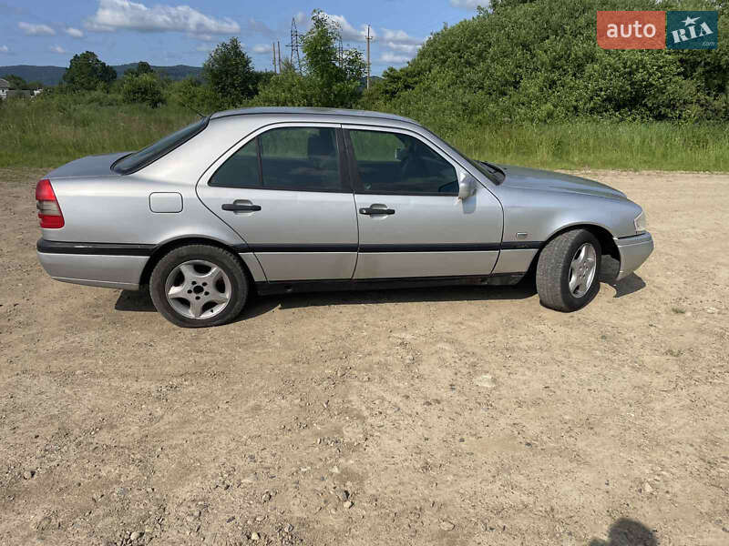 Седан Mercedes-Benz C-Class 1996 в Долині