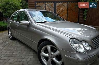 Седан Mercedes-Benz C-Class 2004 в 