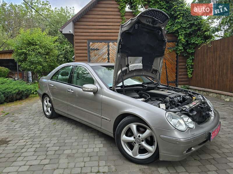 Седан Mercedes-Benz C-Class 2004 в Полтаве